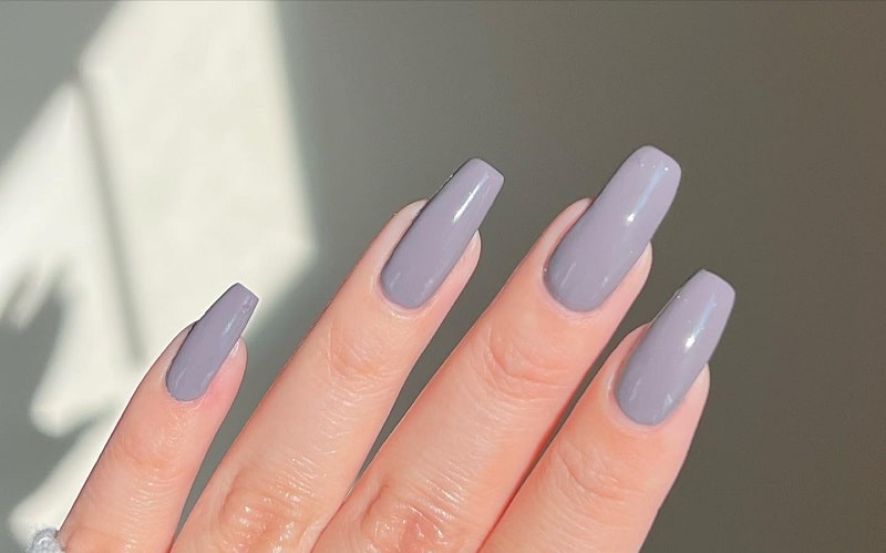 Neutral Gray Manicure