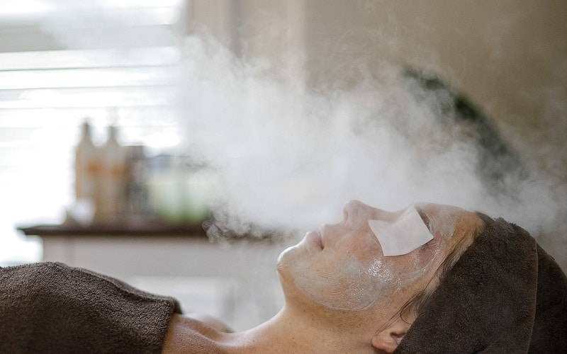 Moisturize Your Face with Steaming (protecting)